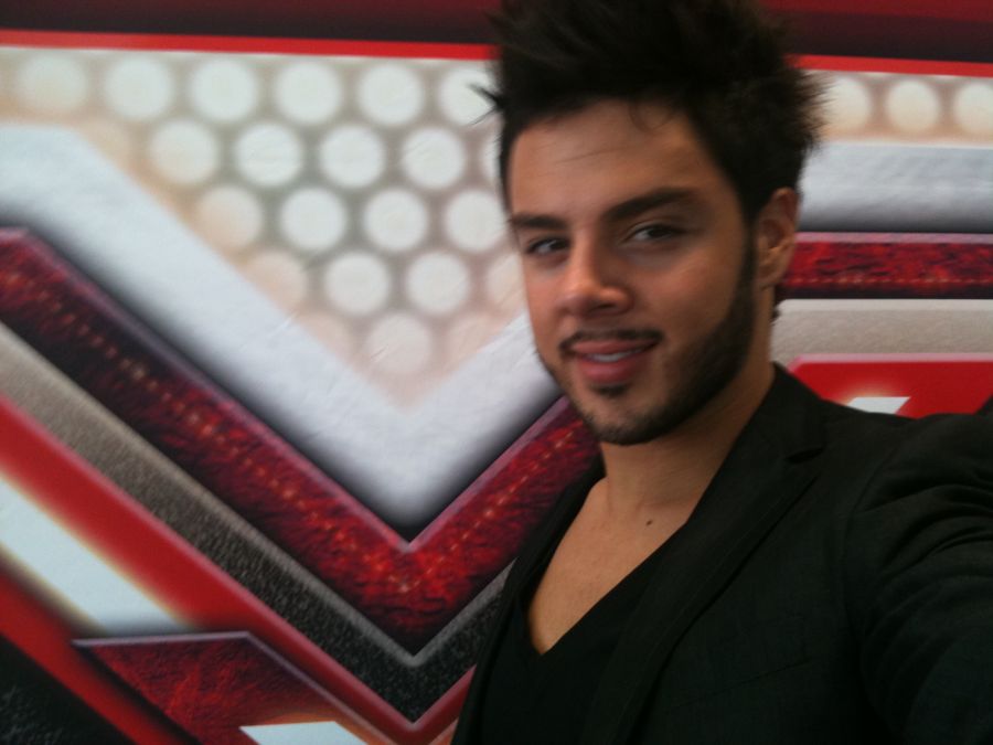 Pino backstage bei X Factor